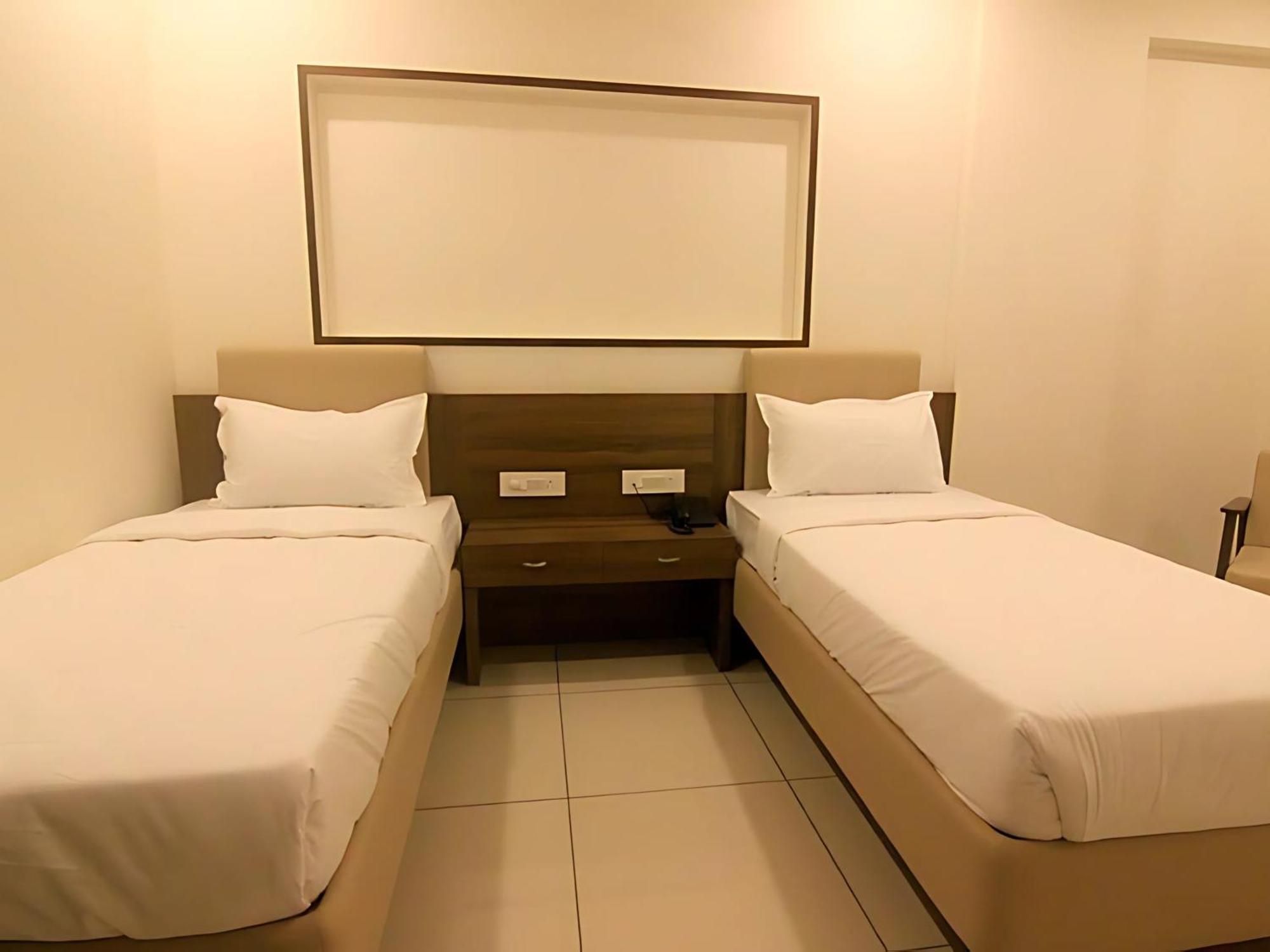 Srijan Inn อาบูโรด ภายนอก รูปภาพ