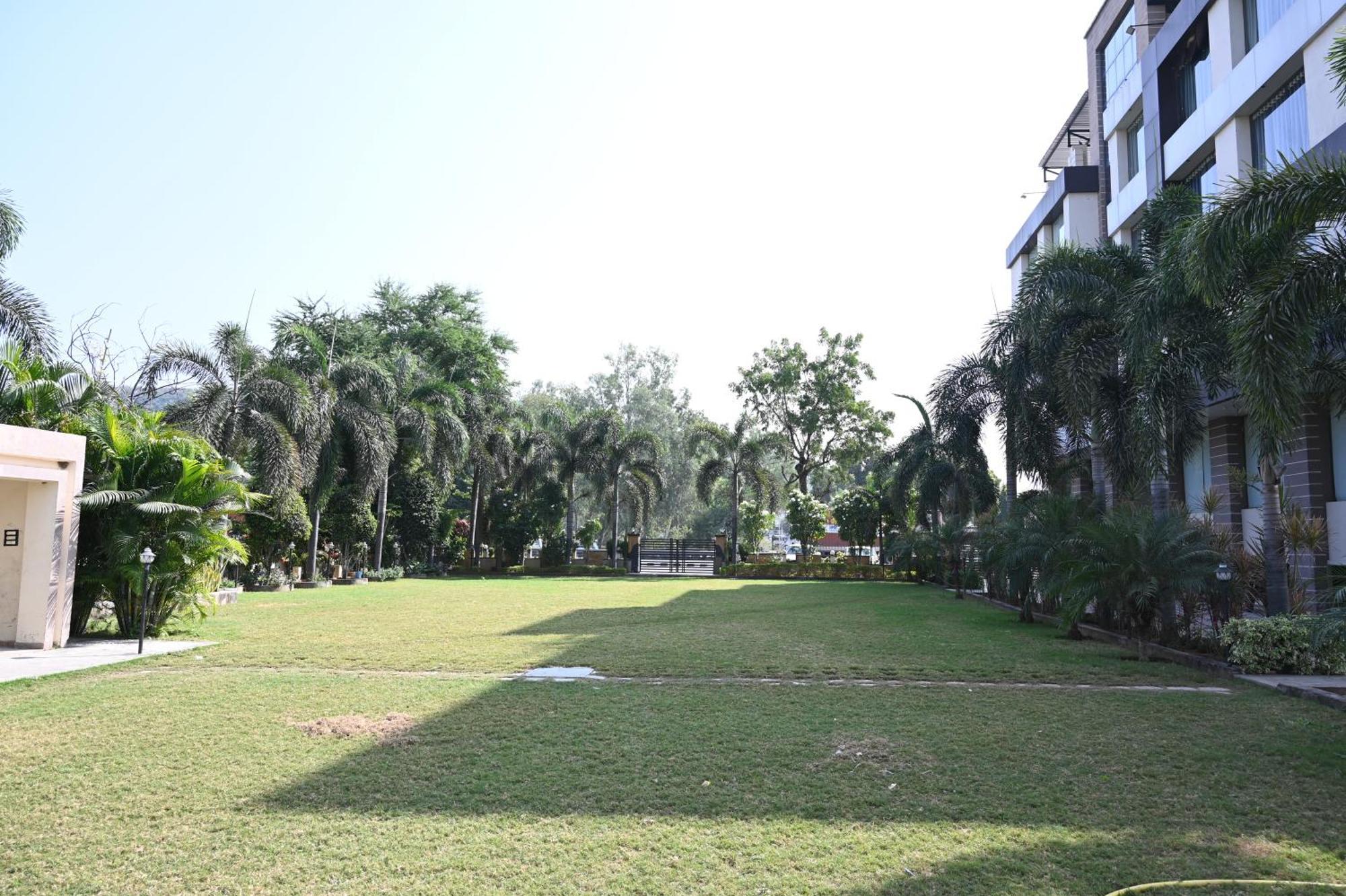 Srijan Inn อาบูโรด ภายนอก รูปภาพ